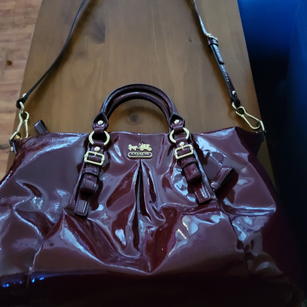 COACH JULIETTE CRIMSON PATENT LEATHER PURSE